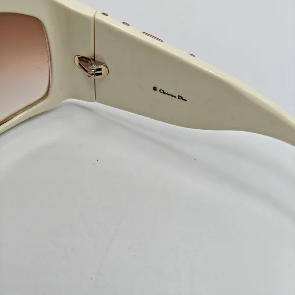 Christian Dior Rain 1 Ivory Frame & Brown Gradien Sunglasses with Gold Detailing Christian Dior Rain 1 Ivory Frame & Brown Gradien Sunglasses  main image 4